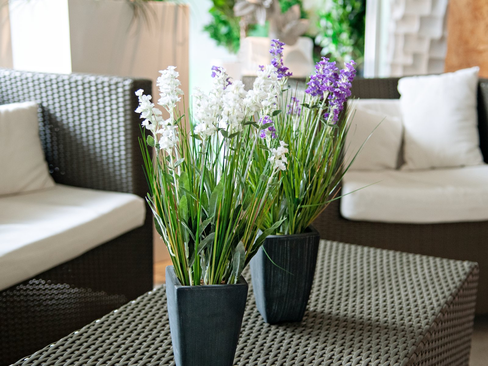 82600212d Lavendel Kunstpflanze Creme im Dekotopf 45cm