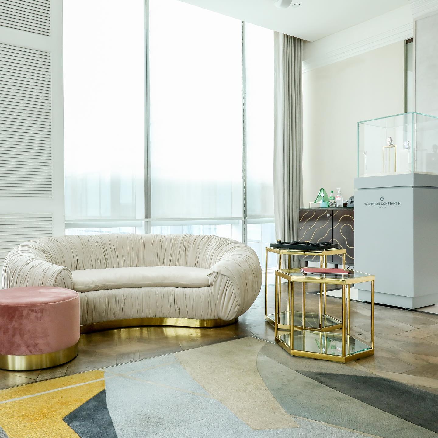 10k9GLfJFQc261 2-Sitzer-Sofa PERUGIA Samtoptik Edelstahl Creme Gold 195x119x56cm