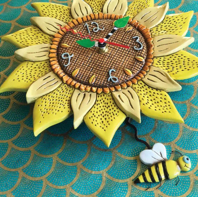 Pendeluhr BEE SUNNY Sonnenblume Polyresin handbemalt batteriebetrieben 5x25,4x33cm