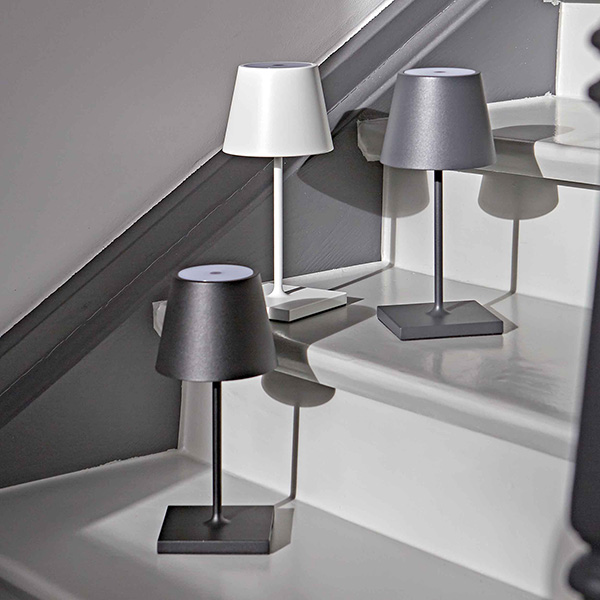 61749_6 LED Akku-Tischleuchte NUINDIE Metall Schwarz 2,2W 168/197lm 2200K/2700K Flex Dim IP54 10x10x38cm