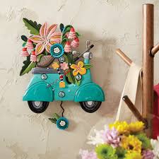 Pendeluhr SCOOTIN' THROUGH LIFE Motorroller Polyresin handbemalt batteriebetrieben 6x27,5x30,5cm