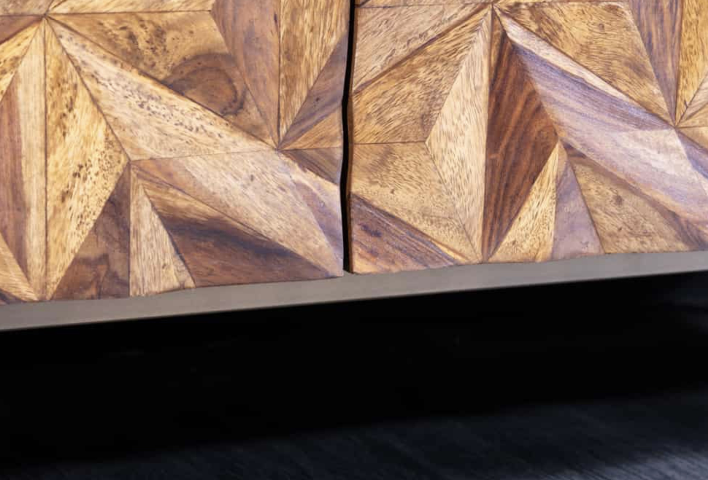 IMG_0460 Sideboard ALPINE Sheeshamholz Metall Matt-Gold handgearbeitet Unikat 145x43x73cm