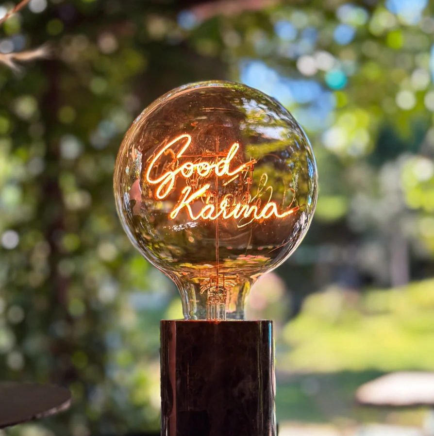 LED Leuchtmittel GOOD KARMA Schriftzug