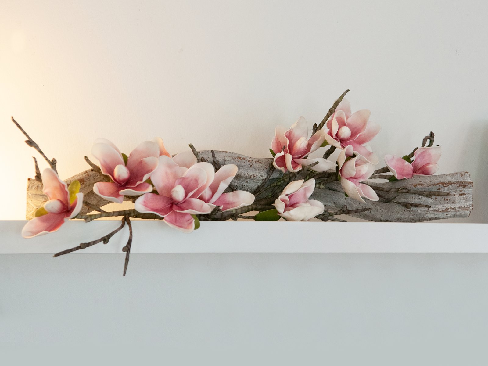 82530587c Kunstpflanzen-Zweig MAGNOLIE EVA Weiß Rosa 100cm