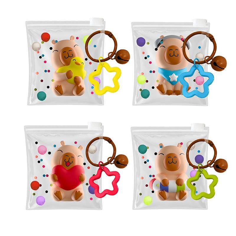 ABC Champions Happy Life Squishy Capybara mit Schlüsselanhänger 7,7x1,2x7,0cm 
