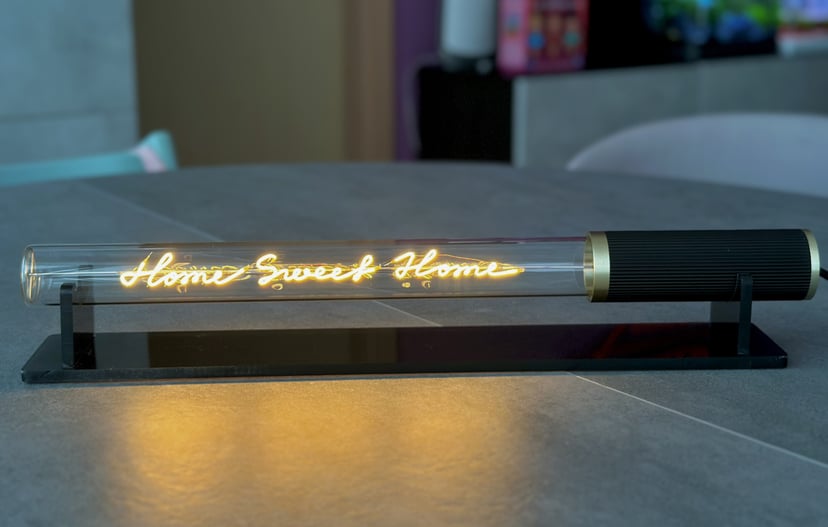 LED Tube mit Schriftzug HOME SWEET HOME Glas Gelb E27 2,5W 2200K 67lm 45x4x4cm LED Tube mit Schriftzug HOME SWEET HOME Glas Gelb E27 2,5W 2200K 67lm 45x4x4cm