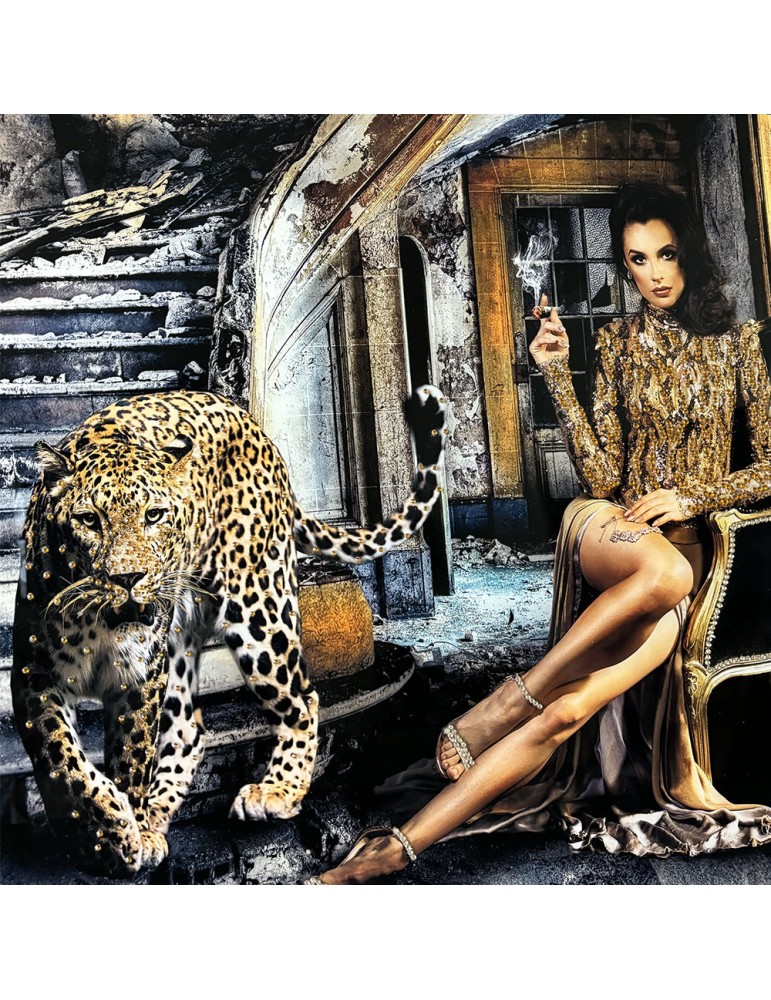 Glasbild DANGEROUS WOMAN inkl. Rahmen mit Reliefeffekt Strass 4x120x80cm