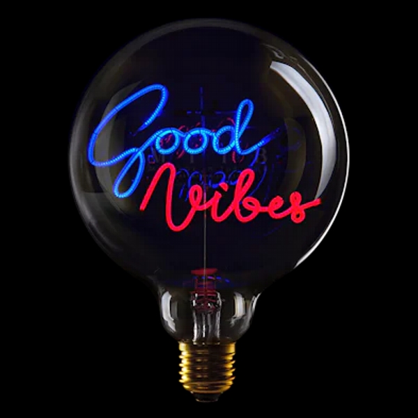 LED Globebirne mit Schriftzug GOOD VIBES G125 E27 2W 12,5x12,5x17,2cm